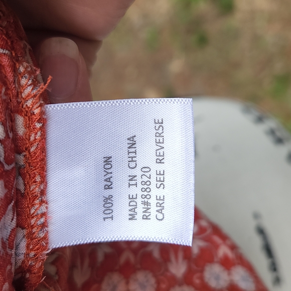 AVA CHRISTINE ▪︎ Sleeveless Tunic, V-Neck, Floral Print in a rusty red, L - Picture 7 of 8